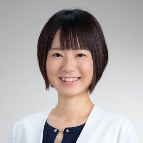 HP掲載写真_藤田真梨子_ 正方形.jpg